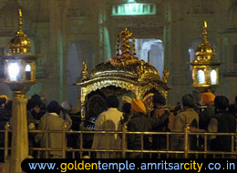 golden temple departure of palki sahib to akal takht